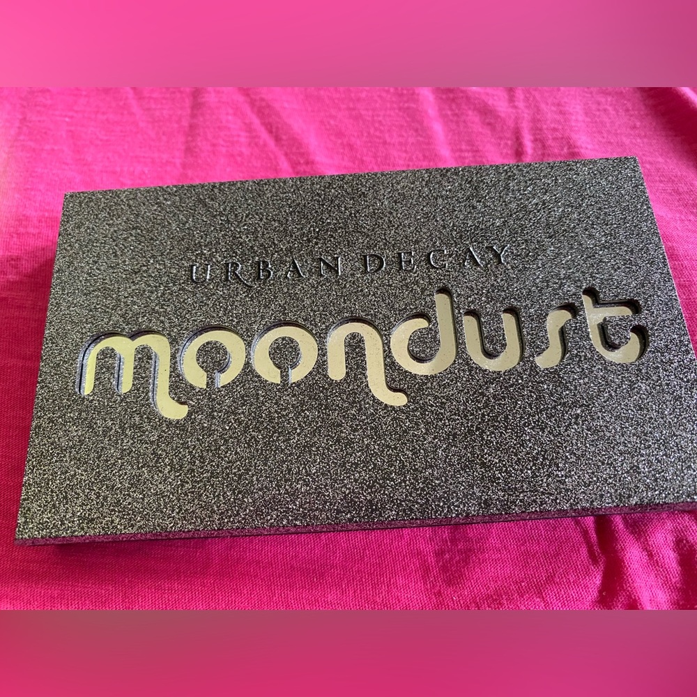 Urbane Decay eyeshadow palette